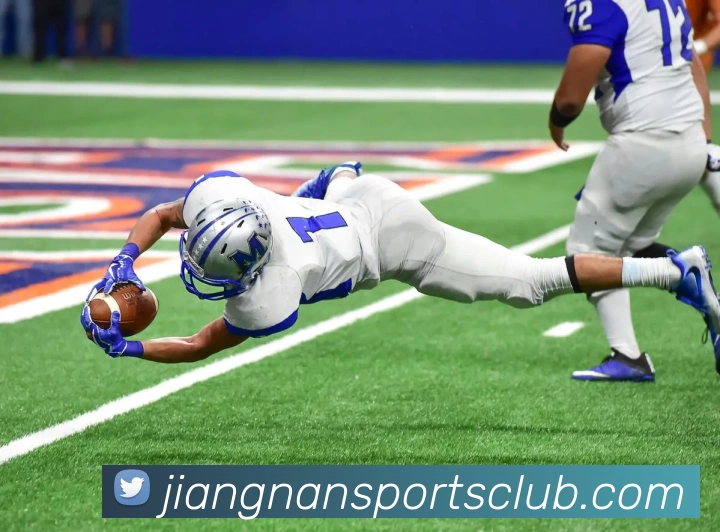 托马斯布莱恩特绝杀被帽怒推摄像头引发热议